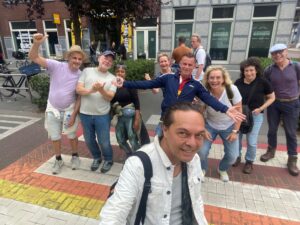 Lees meer over het artikel Regenboogwandeling van COC en ZLG verbindt Den Bosch en Vught